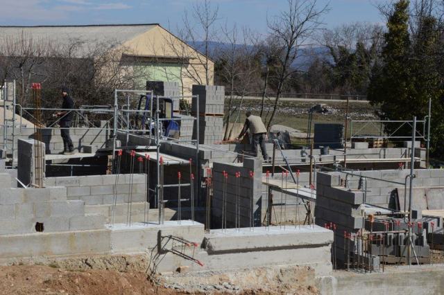 Fixer dans le béton cellulaire sans arracher le support