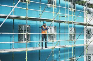 Échelle, escabeau ou échafaudage : quel équipement pour vos travaux de peinture ?
